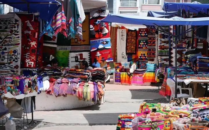 Mercado de los Ponchos, Otavalo